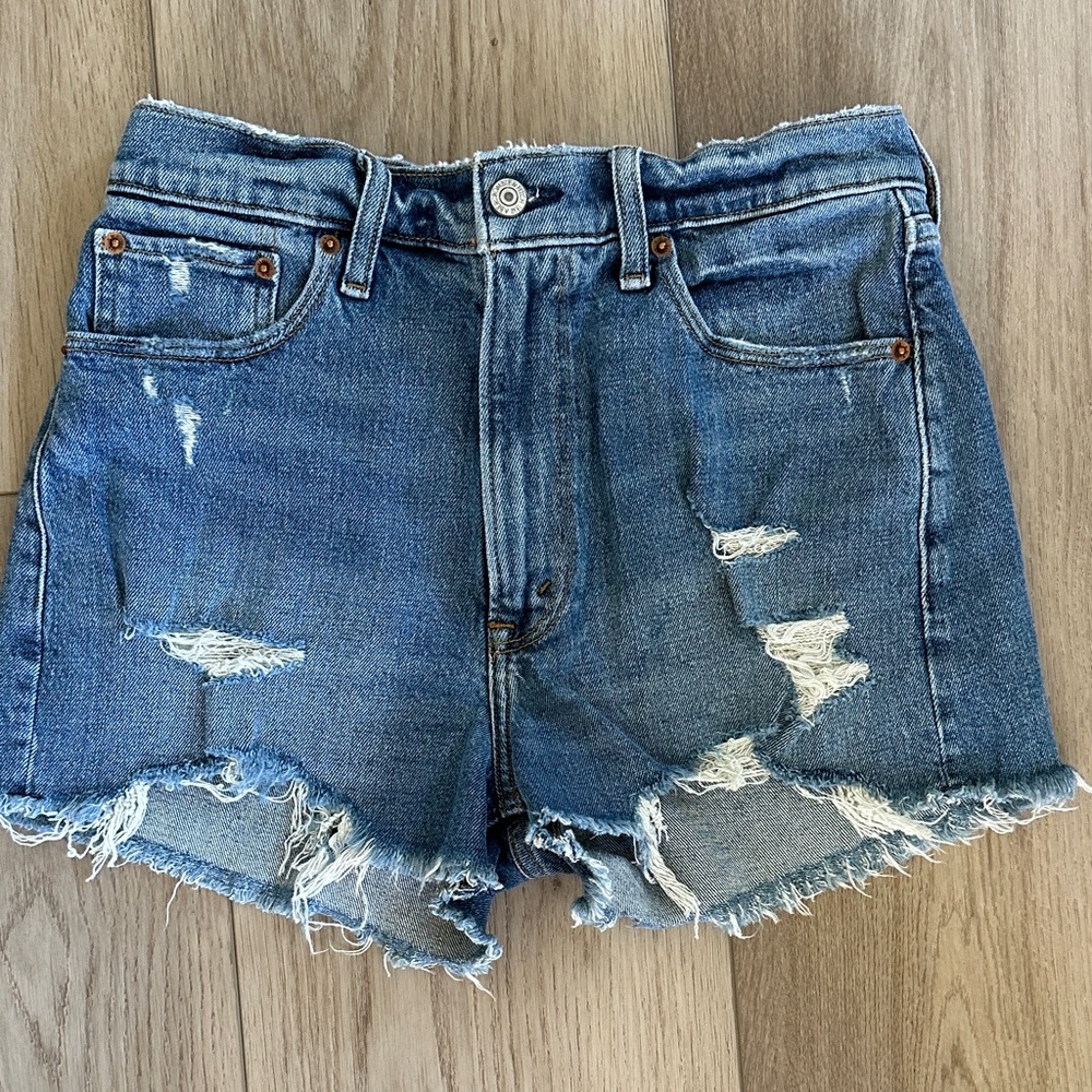 Abercrombie & Fitch The Mom Short High Rise